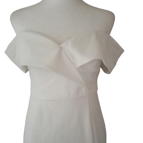 Lulu's Song of Love Floor Length Off Shoulder White Gown Size Small - Picture 4 of 10